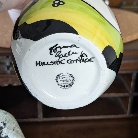 Lorna Bailey Signed Hillside Cottage Vase - Picture 4 of 5